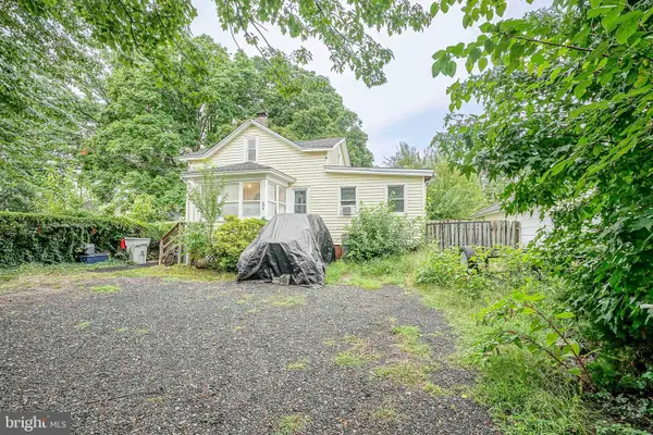 204 N 8th St, VINELAND, NJ 08360