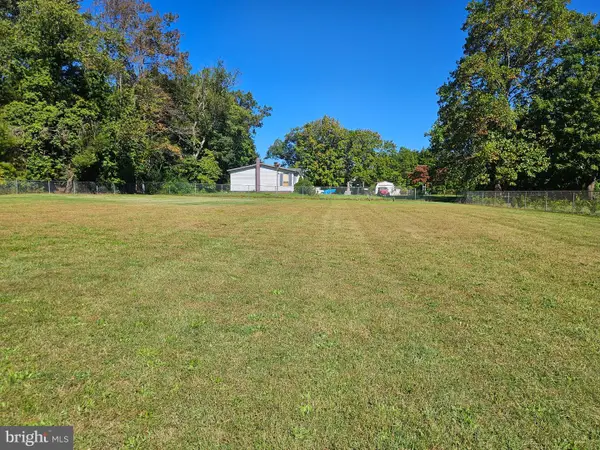1102 W Park Ave, VINELAND, NJ 08360