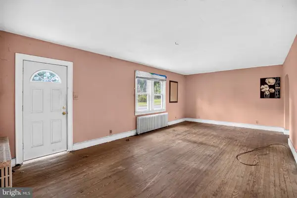 549 N West Ave, VINELAND, NJ 08360