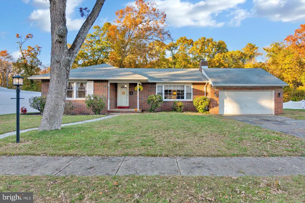 126 Crest Ave, Berlin, NJ 08009 - Image #1