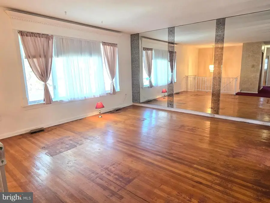 223 W Miami Ave, Cherry Hill, NJ 08002 - Image #3