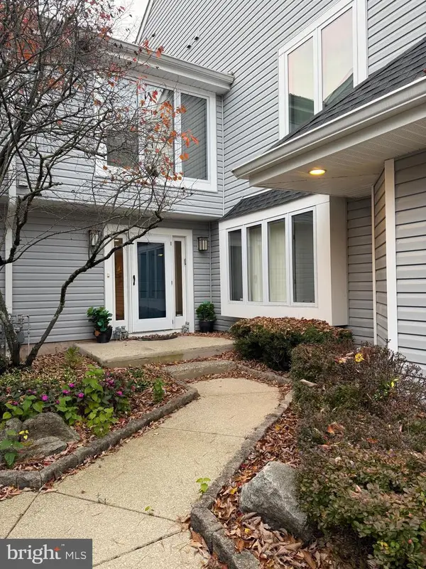 203 Sunshine Lakes Dr, VOORHEES, NJ 08043