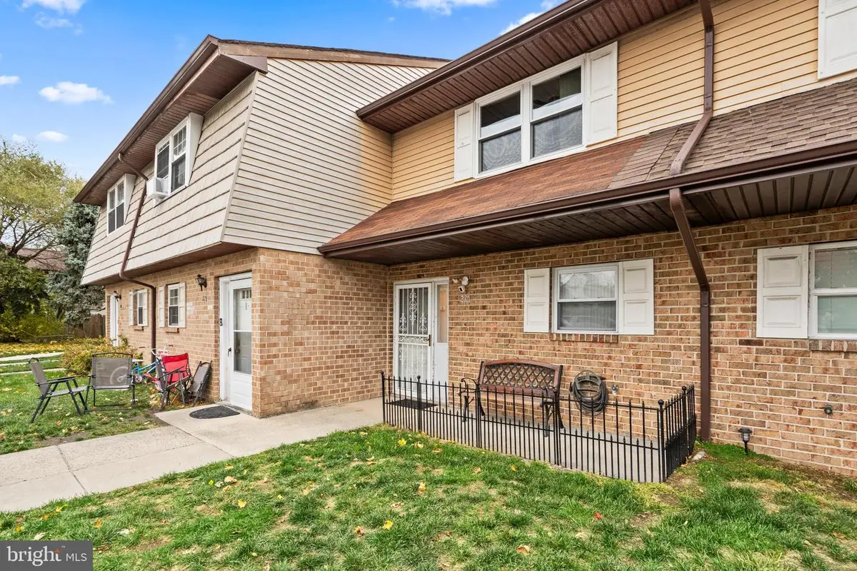 280 La Cascata Tnhs, Clementon, NJ 08021 - Image #1