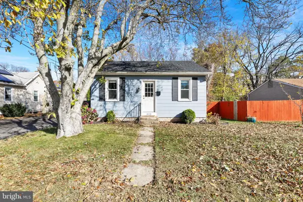 323 3rd Ave, LINDENWOLD, NJ 08021