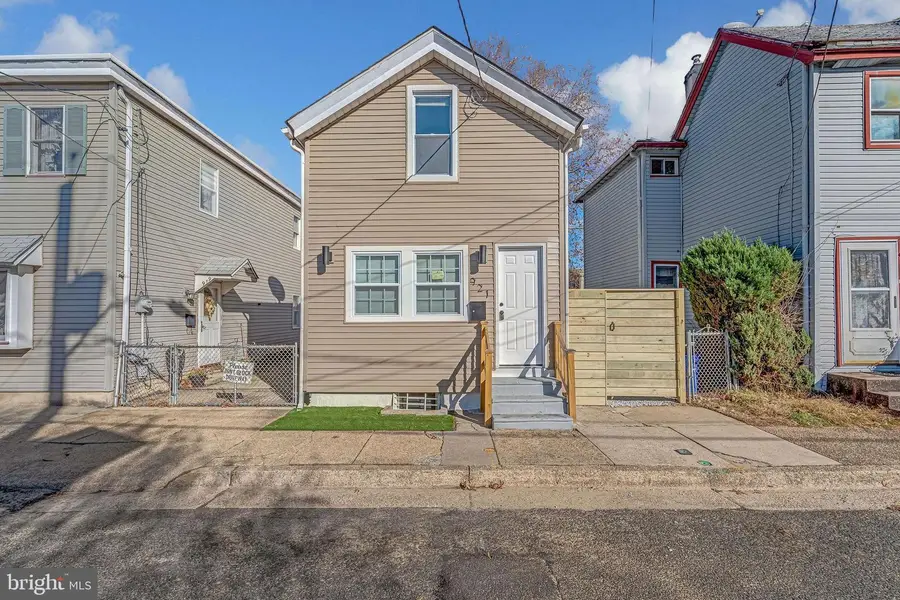 921 Ridgeway St, Gloucester City, NJ 08030 - Image #2