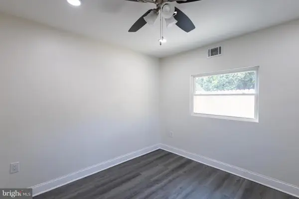 746 Pine St, CAMDEN, NJ 08103