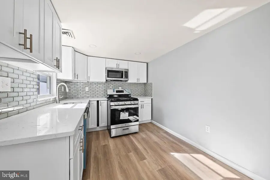 408 W 3rd Ave, Runnemede, NJ 08078 - Image #2