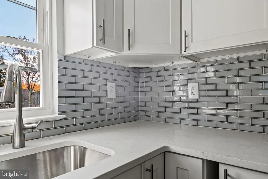 408 W 3rd Ave, Runnemede, NJ 08078 - Image #3