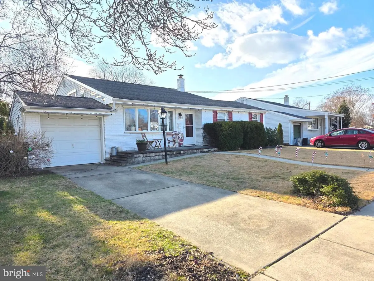 154 Sunnyside Ln, Bellmawr, NJ 08031 - Image #1
