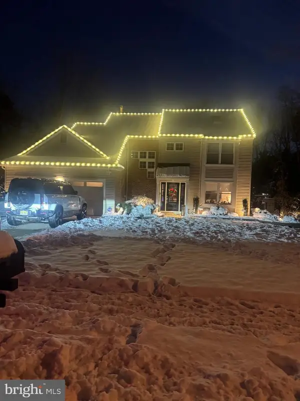 7 Timberline Dr, VOORHEES, NJ 08043