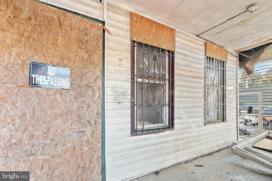 2622 Saunders St, Camden, NJ 08105 - Image #2