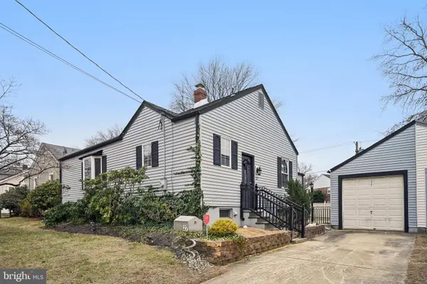 27 School Ln, CHERRY HILL, NJ 08002