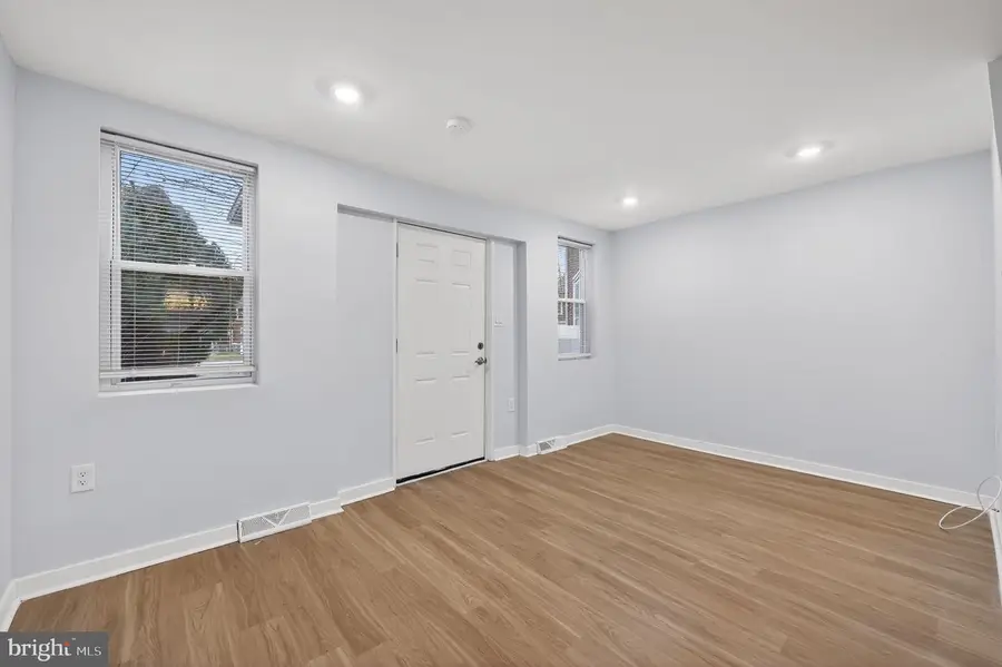 3055 Kearsarge Rd, Camden, NJ 08104 - Image #2