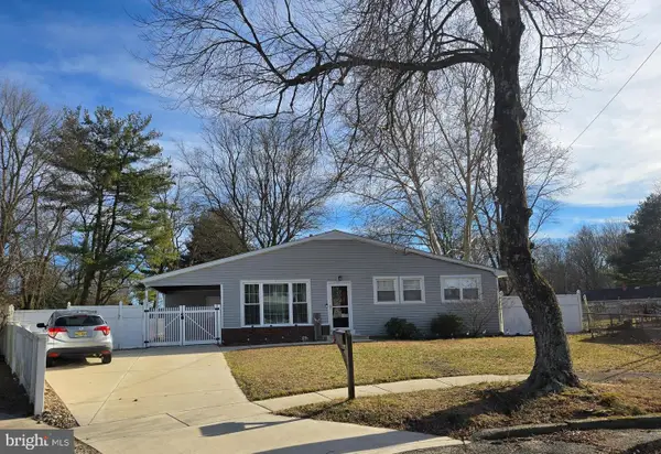 8 Lancia Pl, LINDENWOLD, NJ 08021