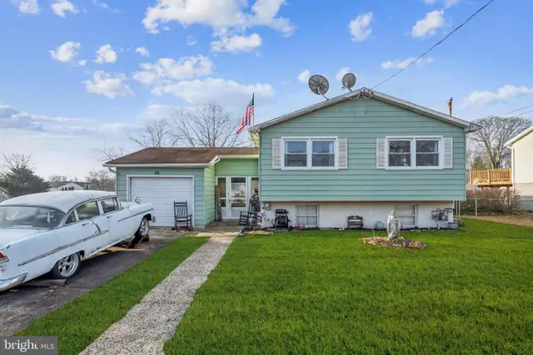 100 Garden Ave, BLACKWOOD, NJ 08012