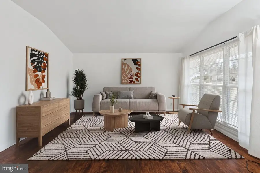 105 Country Club Pl, Cherry Hill, NJ 08003 - Image #3