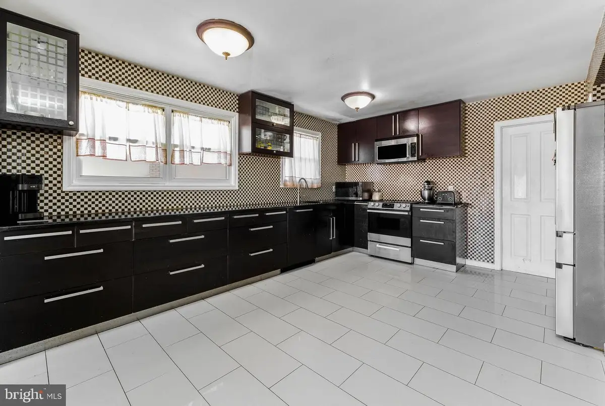 28 Forest Hill Dr, Cherry Hill, NJ 08003 - Image #1