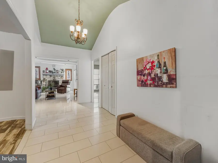 28 Forest Hill Dr, Cherry Hill, NJ 08003 - Image #3