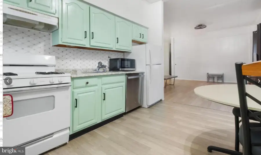 204 W Clinton Ave, Oaklyn, NJ 08107 - Image #2