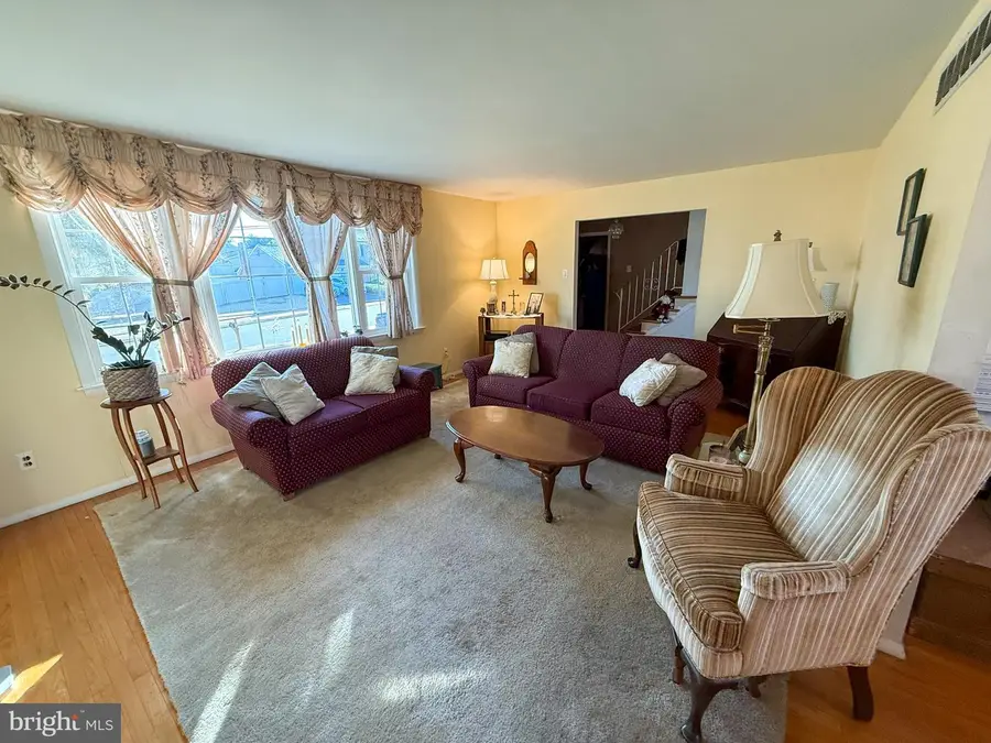 4 Bellows Ln, Cherry Hill, NJ 08002 - Image #2