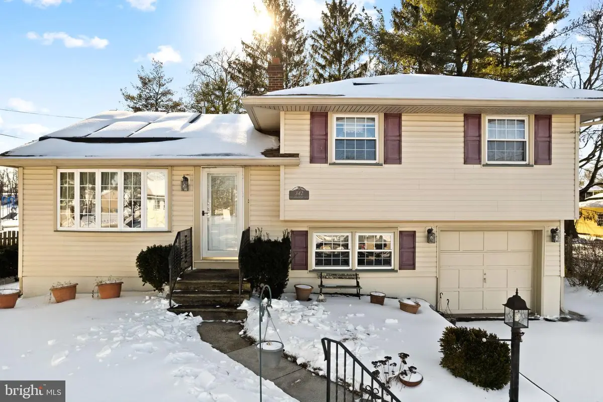 342 Dearborne Ave, Blackwood, NJ 08012 - Image #1