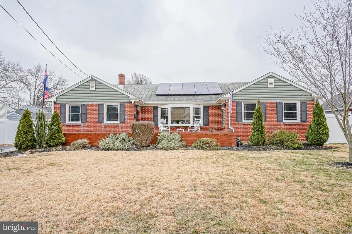 512 N Brown St, Gloucester City, NJ 08030 - #1