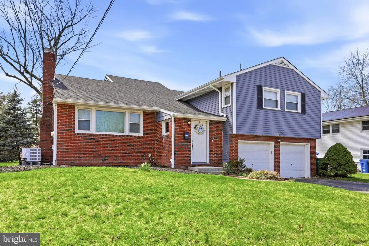 121 Weather Vane Dr, Cherry Hill, NJ 08002 - #1