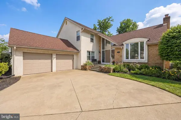 1023 Red Oak Dr, CHERRY HILL, NJ 08003