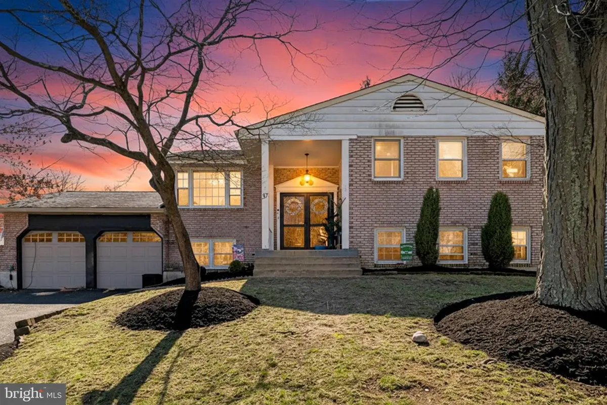 37 Forest Hill Dr, Cherry Hill, NJ 08003 - #1