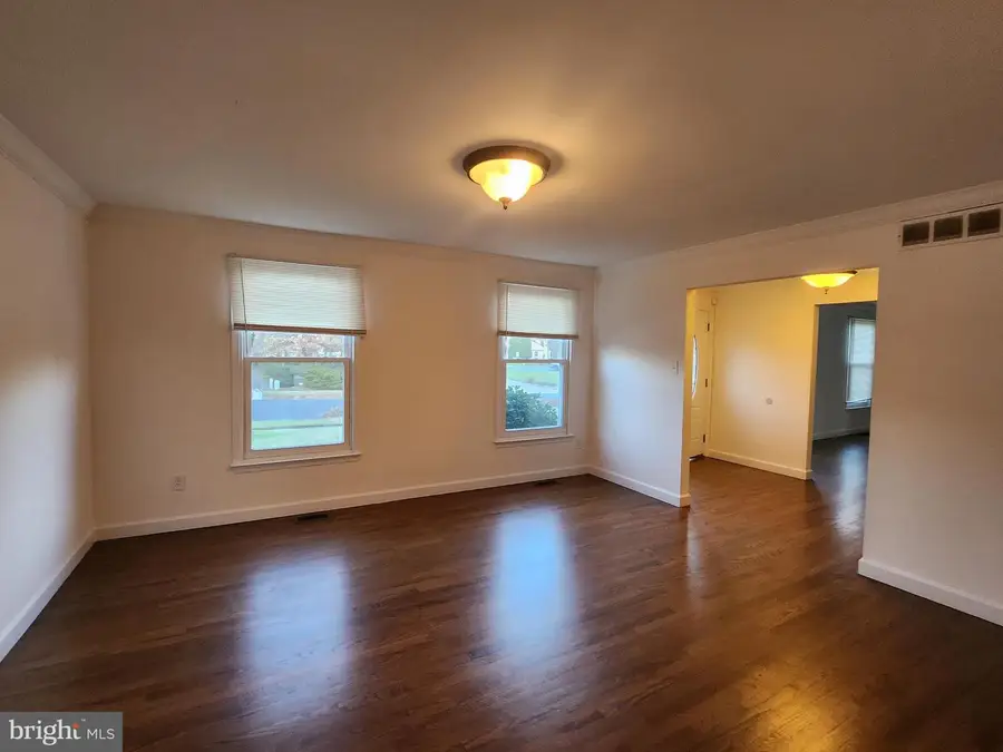 4 Oriole Dr, Voorhees, NJ 08043 - #2