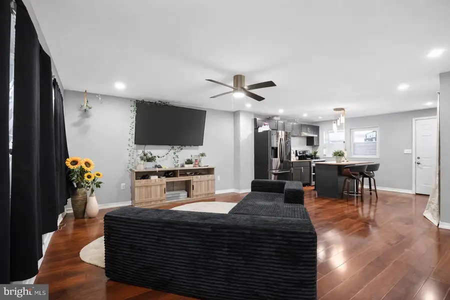 817 Tulip St, Camden, NJ 08104 - #3