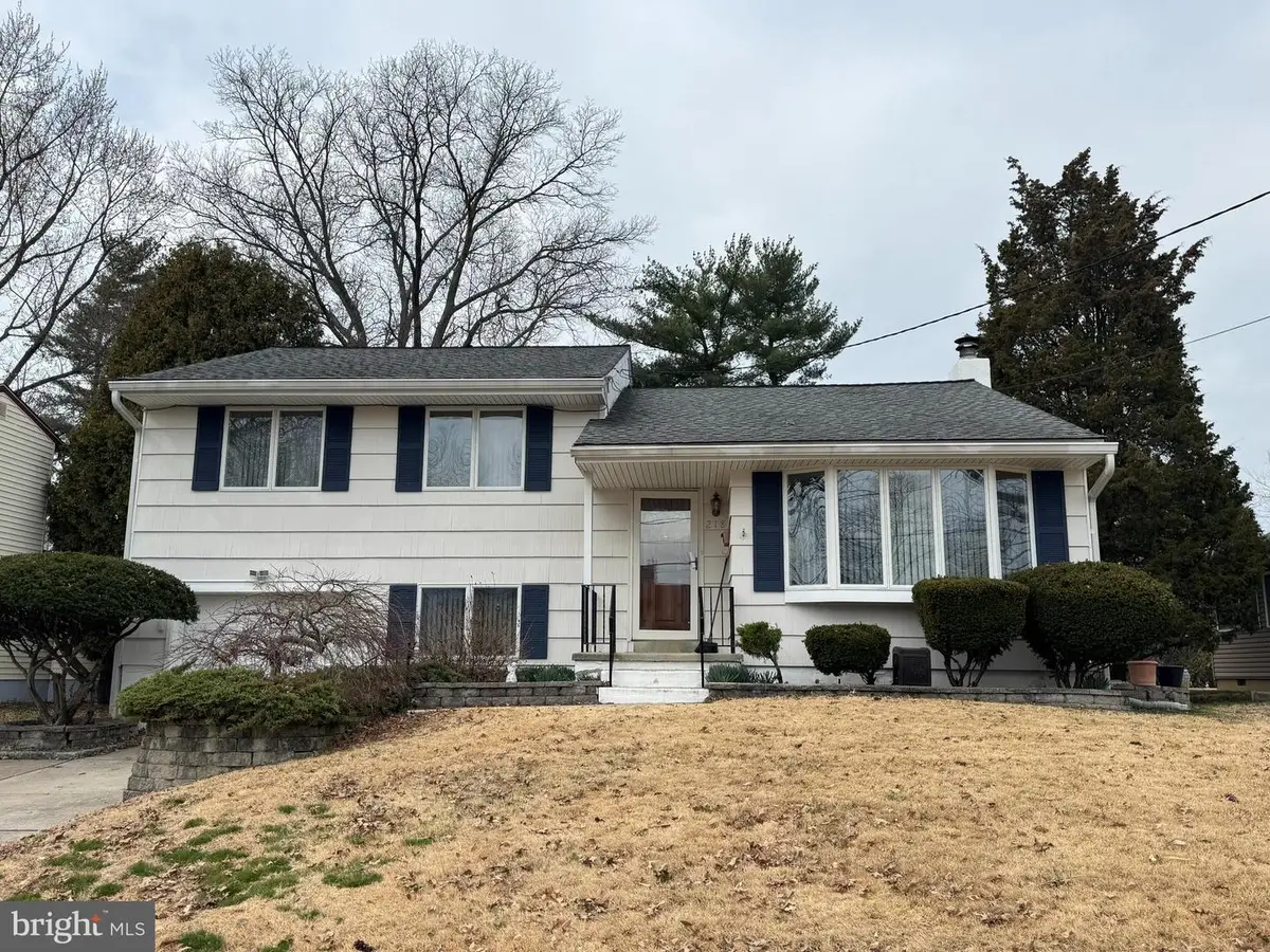 218 Maine Ave, Cherry Hill, NJ 08002 - #1
