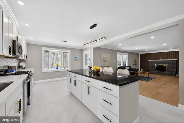 1225 Cardinal Lake Dr, CHERRY HILL, NJ 08003