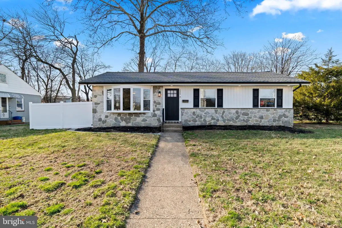 225 Pennsylvania Ave, Clementon, NJ 08021 - #1