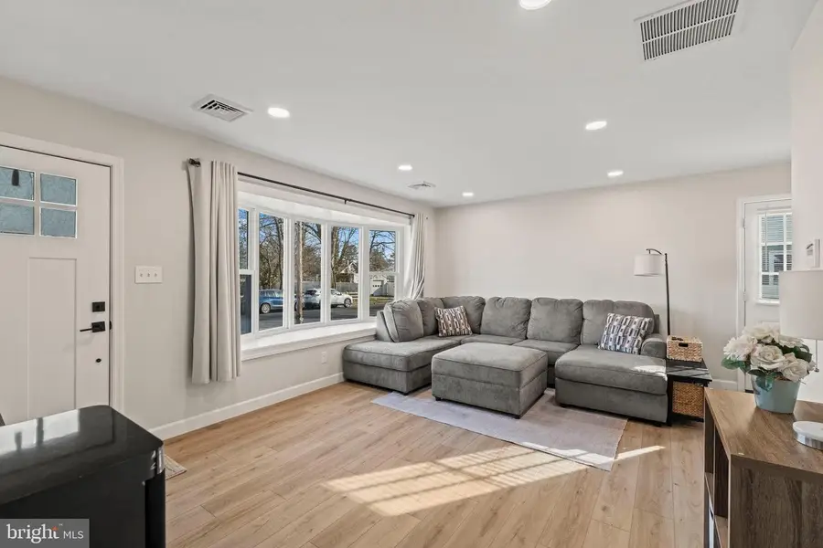 225 Pennsylvania Ave, Clementon, NJ 08021 - #3