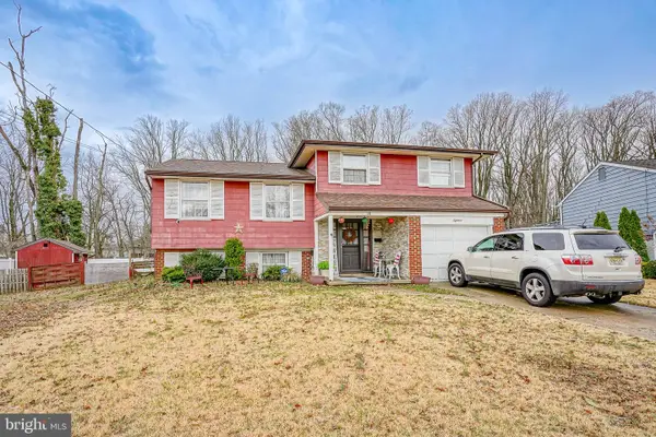 18 Sleepy Hollow Rd, STRATFORD, NJ 08084