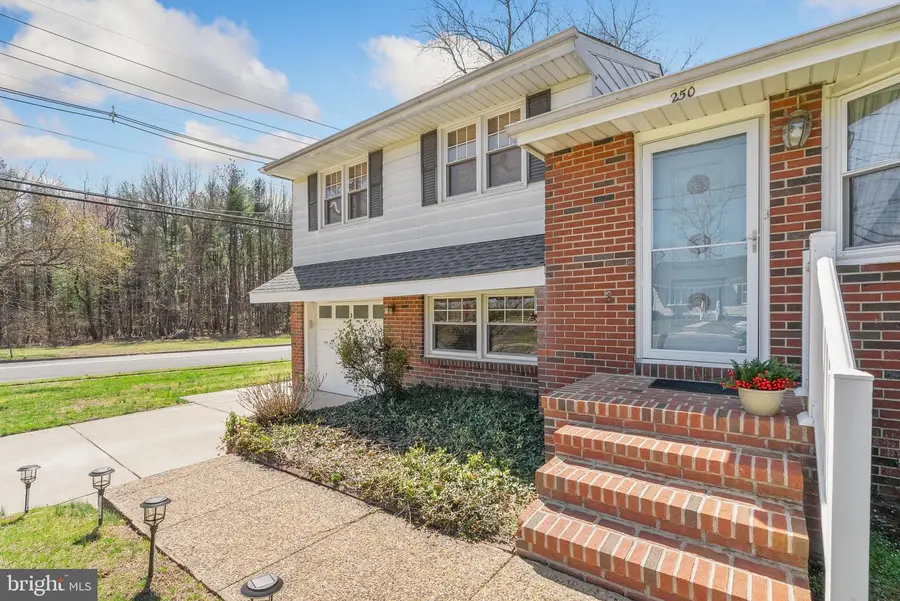 250 E Williams Ave, Barrington, NJ 08007 - #2