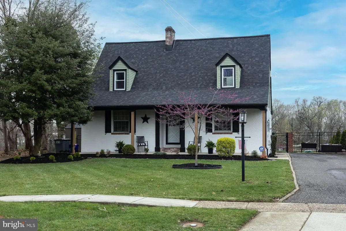 15 Kendall Blvd, Oaklyn, NJ 08107 - #1