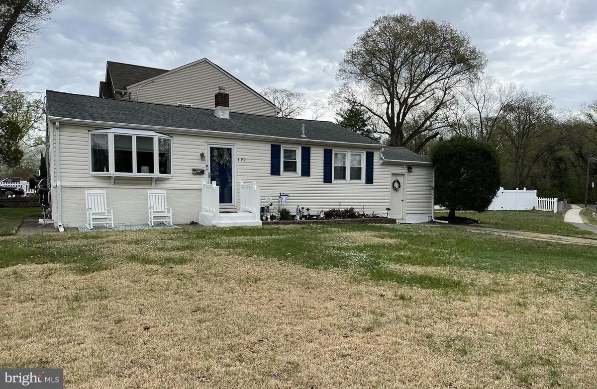 499 Lakeview Dr, Runnemede, NJ 08078 - #1