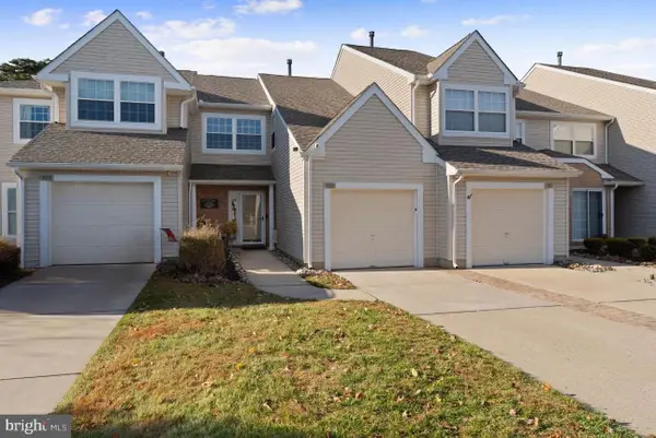 102 Doral Dr, BLACKWOOD, NJ 08012