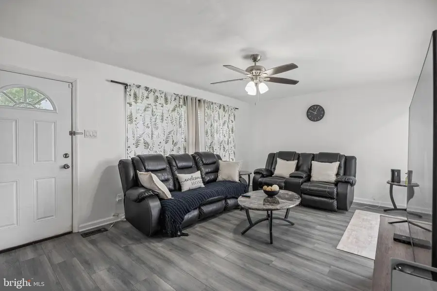 9 Lawrence Ct, Sicklerville, NJ 08081 - #2