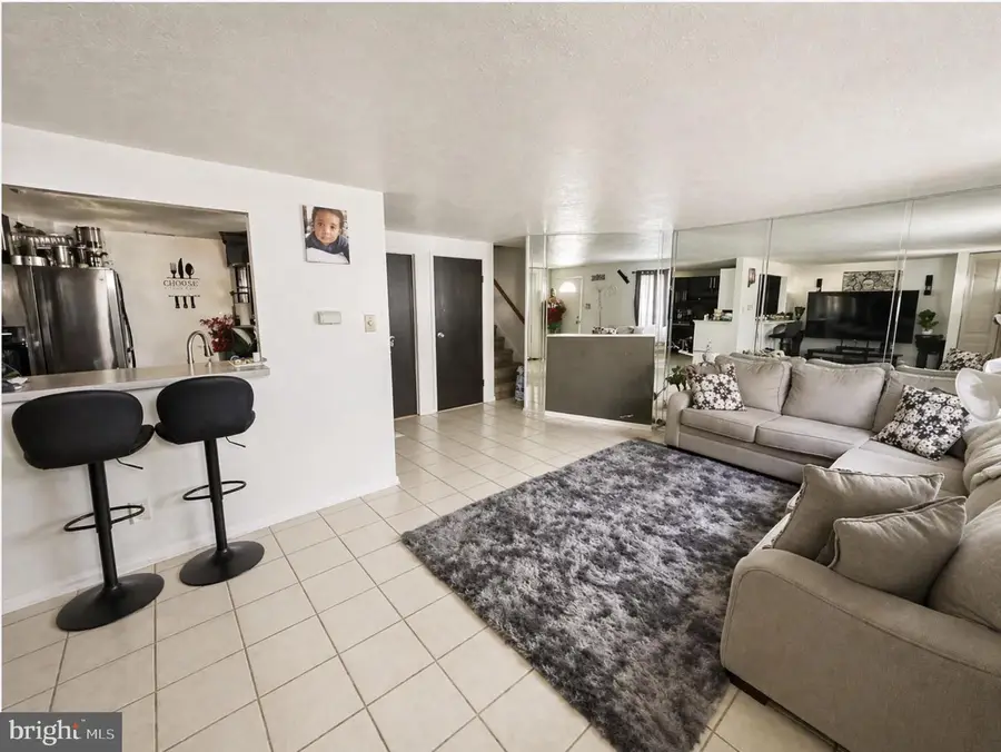 2303 Greenwood Dr, Lindenwold, NJ 08021 - #2