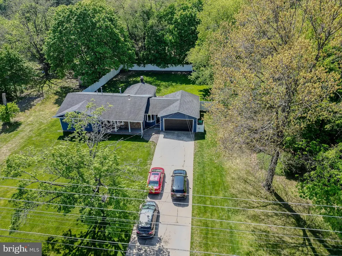 8 W Factory Rd, Berlin, NJ 08009 - #1