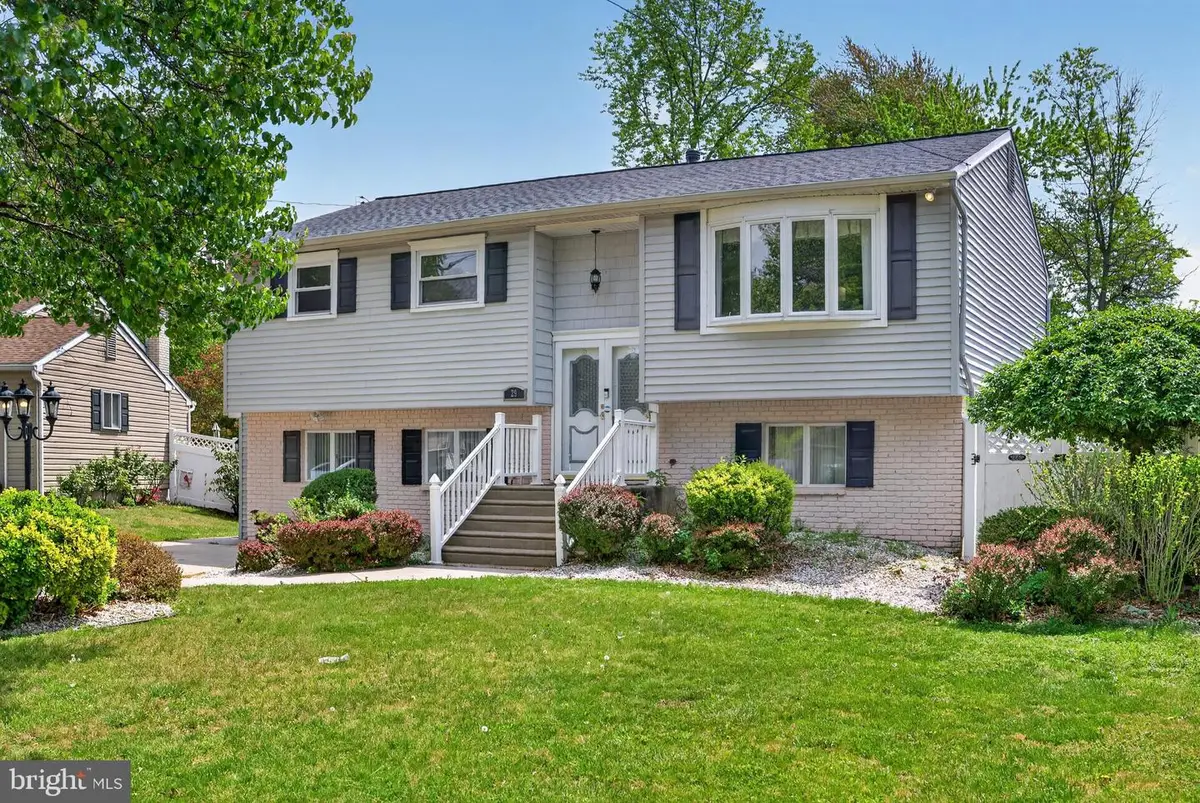 29 Clark Dr, Barrington, NJ 08007 - #1