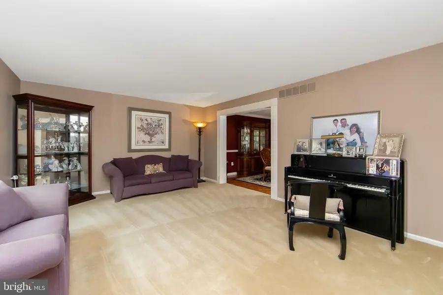 25 Acorn Hill Dr, Voorhees, NJ 08043 - #3