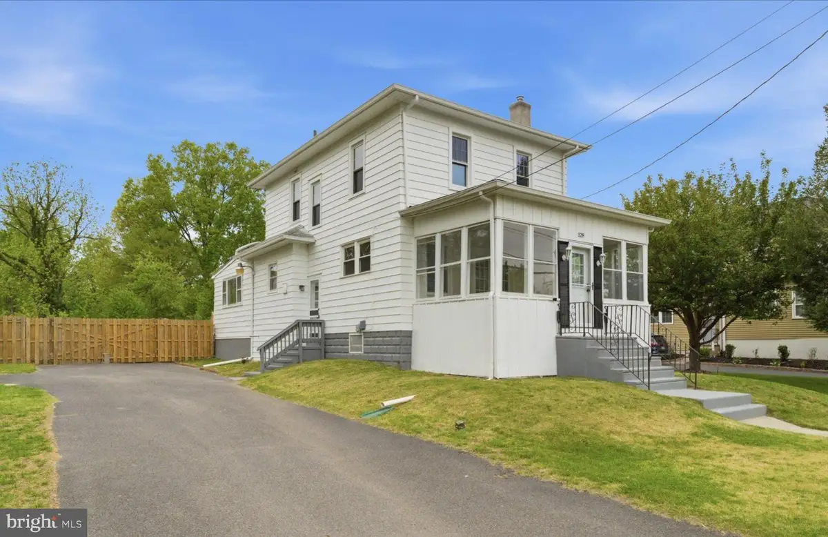 528 Davis Rd, Barrington, NJ 08007 - #1