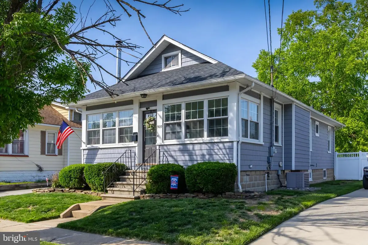 909 Highland Blvd, Gloucester City, NJ 08030 - #1