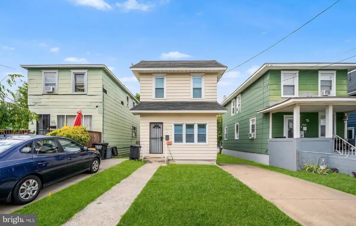 7521 River Rd, Pennsauken, NJ 08110 - #1