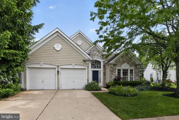 33 Festival Dr, VOORHEES, NJ 08043