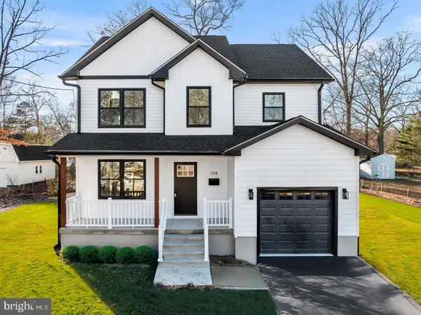 51 E Spring St, PINE HILL, NJ 08021